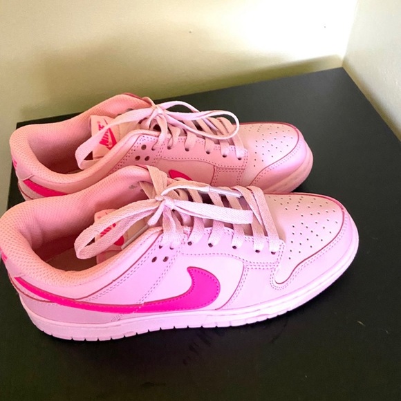 Dunk Low GS ‘Triple Pink’ - Picture 3 of 6